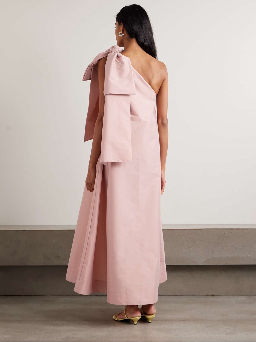 BERNADETTE's 'Winnie' gown - Picture 2 of 10